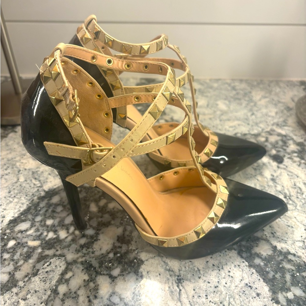 Black patent leather studded stilettos sz 7.5
